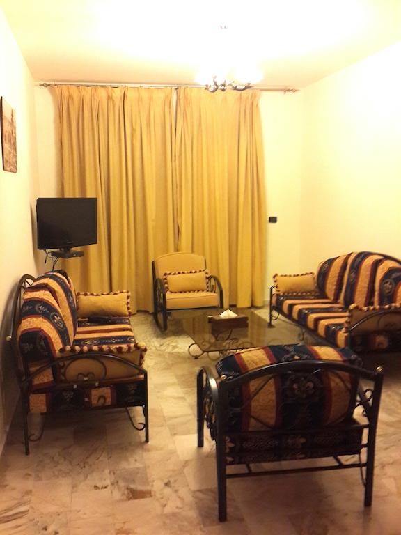 Viccini Suites Beirut Room photo